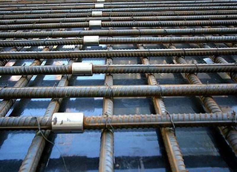 红桥为什么建楼房时，要在钢筋上加一排小圆环？原来作用这么大
